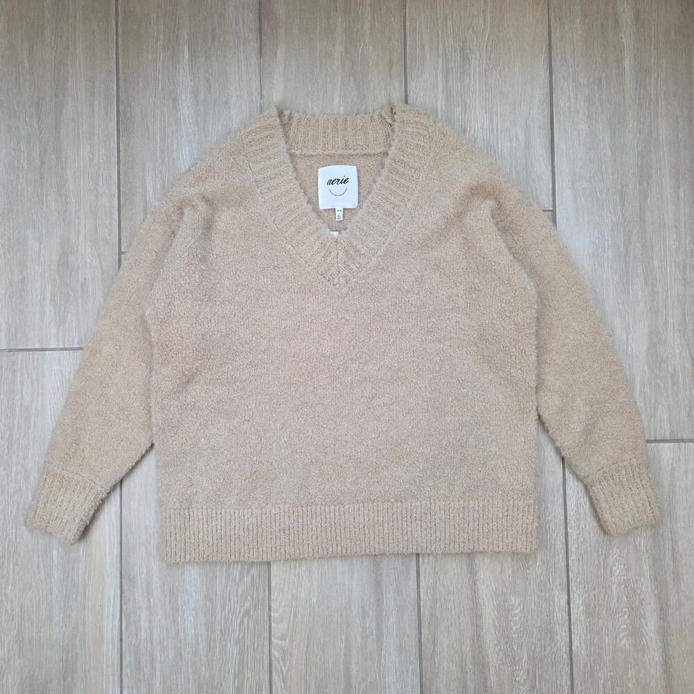 Aerie Oversized Boucle Sweater Women's Medium NWT Beige V Neck Cozy Soft Plush